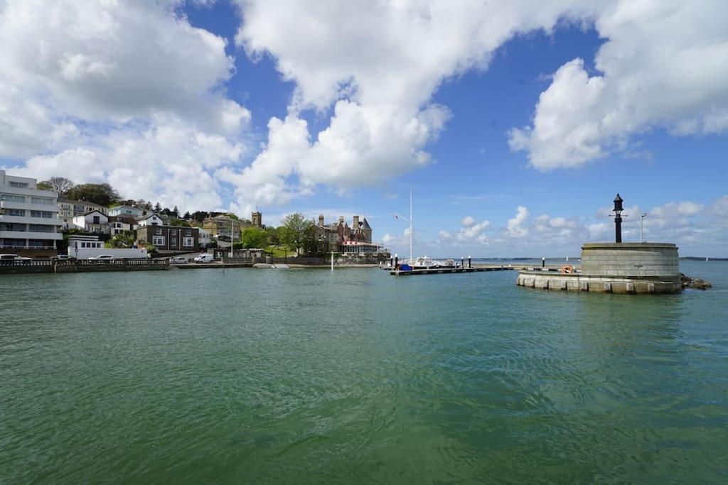 Paskins, Cowes - Sleeps 4 - 2 Bed - 2 Bath - Central Location Exterior foto